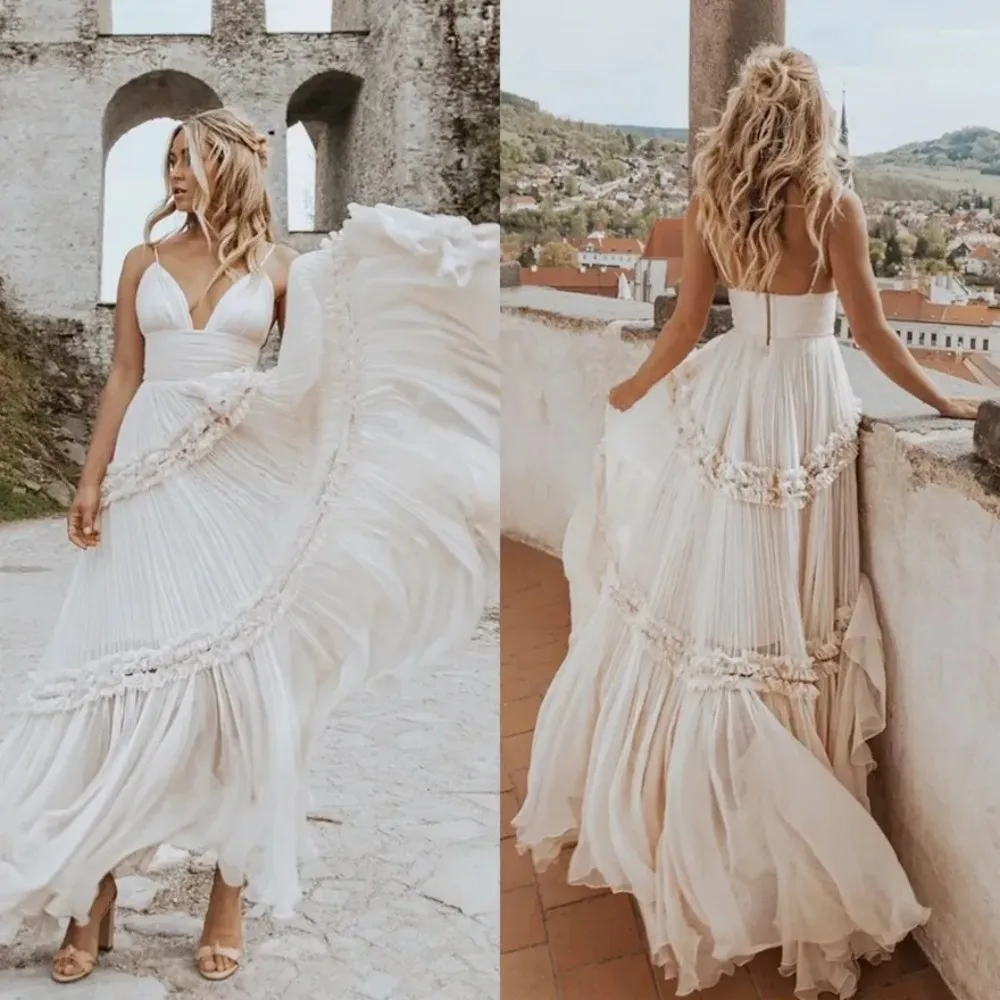 Bohemian Spaghetti Wedding Dresses Boho Maxi A Line V Neck Bridal Gowns Tiered Skirts GYPSY Vestido De Noivas