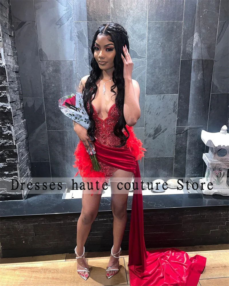 Gold Diamond Feathers Short Prom Dress With Train Black Girks 2025 Customized Birthday Luxury Dress Rhinestones Cocktail Dress