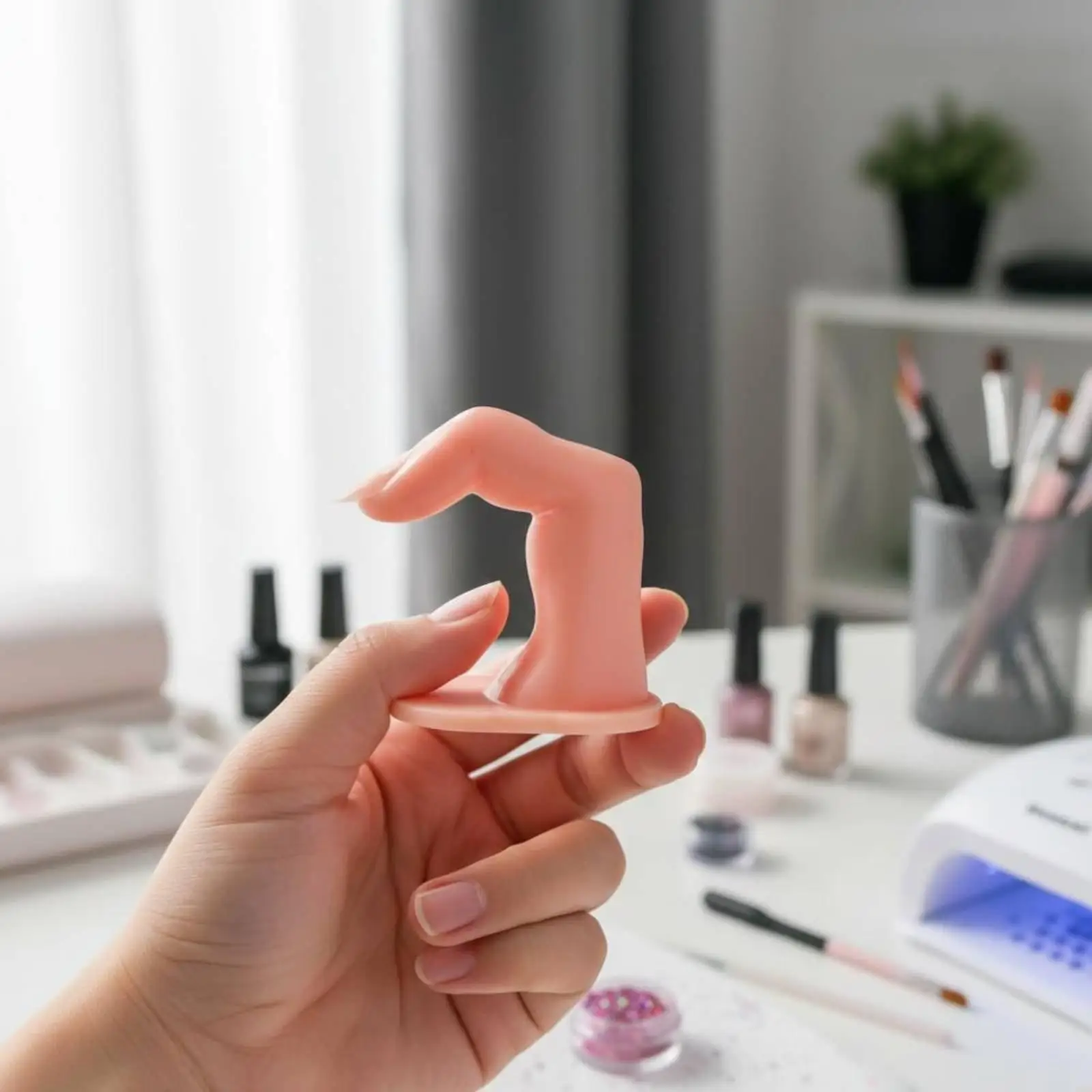 Fake Finger Nail Trainer for Manicure Practice Reusable Plastic Practice Hand for Painting Shaping Acrylic Nail Learning Tool