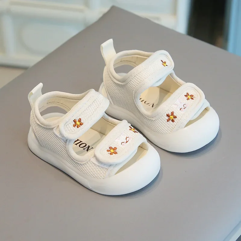 Baby Sandals Toes Capped Cute Rabbit Girls Beach Shoes Breathable 2025 Summer New Kids Walking Shoes Non-slip Soft Embroidered