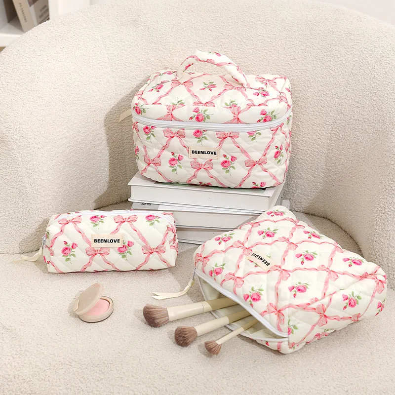 

Large Capacity Makeup Bag Bow Flower Print Cosmetics Bag ，Portable Zippered Toiletry Organizer косметичка