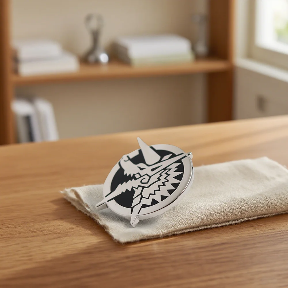 Monster Hunter Palamute Brosche, Action-Rollenspiel-Peripherie, Metallnadel, modisches Jagd-Abzeichen, Rucksack-Dekoration – Detail 5