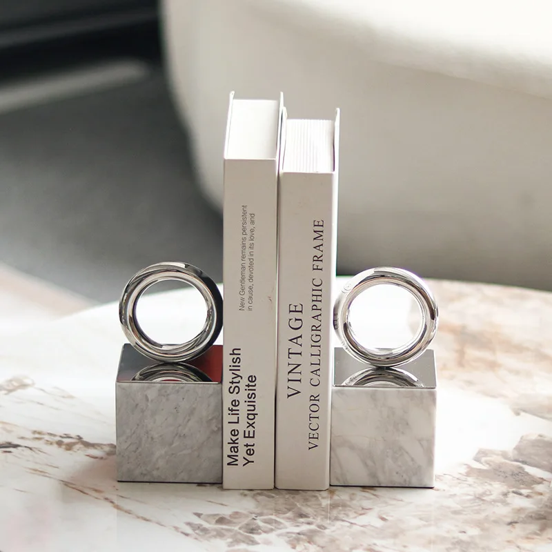 Luxury Ring Bookends for Office Study Decor Geometric Book Holder Elegant Model Home Display Ornament High-End Book Organizer