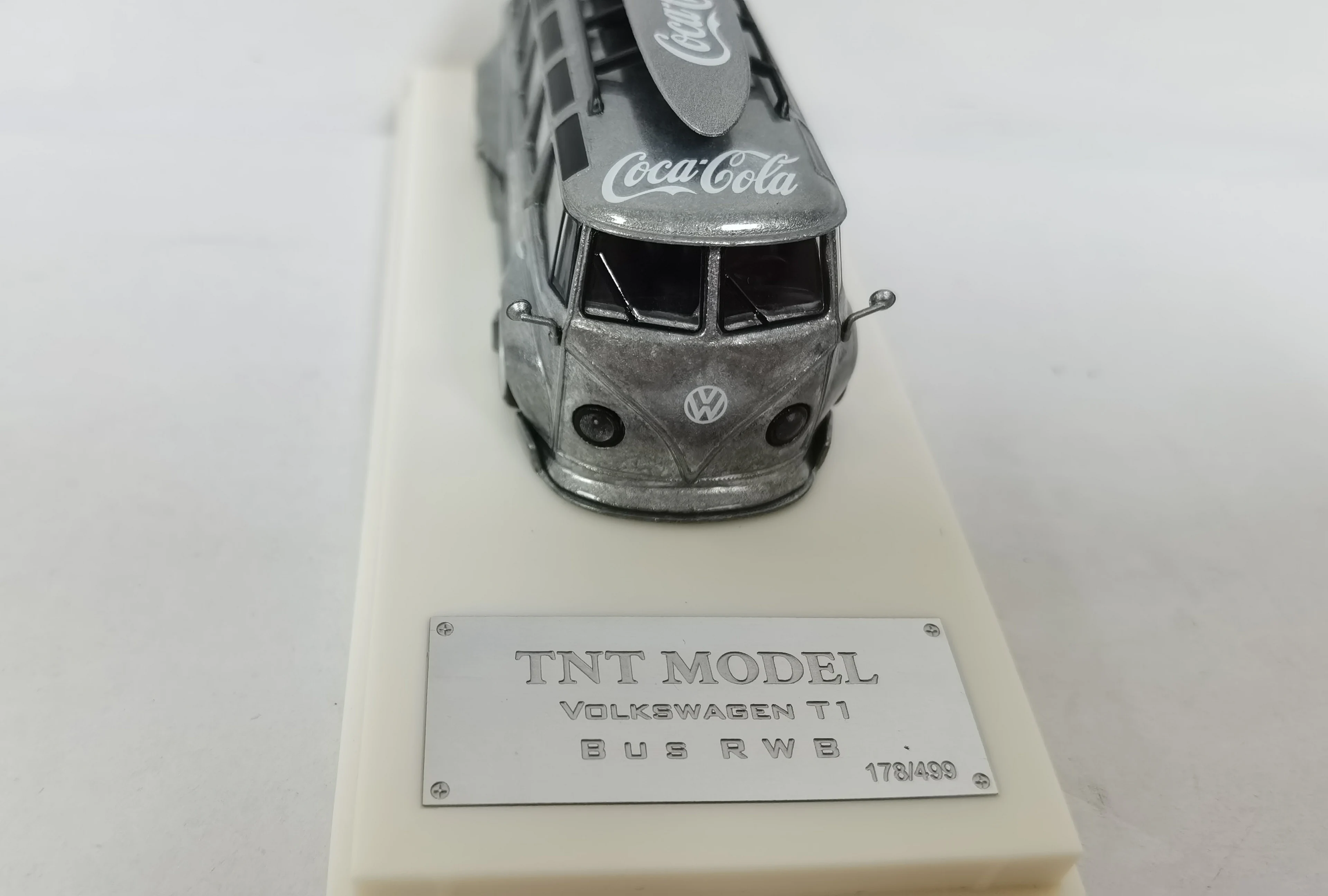 Diecast Model TNT 1/64 VOLKSWAGEN Bus RWB--Coca-Cola For Collection