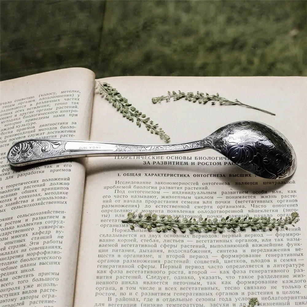 Tongue Massage European Classical Embossed Flower Pattern 304 Stainless Steel Soup Spoon for Kicthen Accessories Dinner