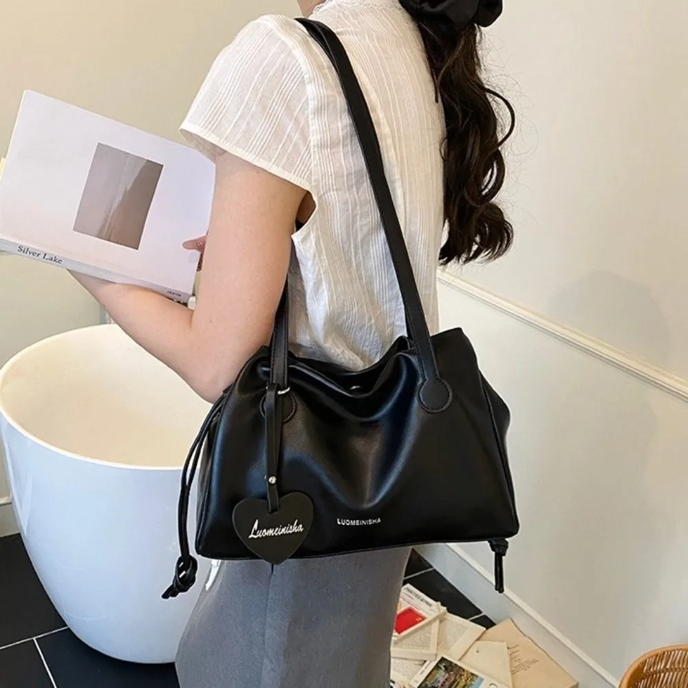

Love Pendant Large PU Handbag Crossbody Bag Tote Storage PU Underarm Bag Korean Style Large Capacity PU Leather Shoulder Bag