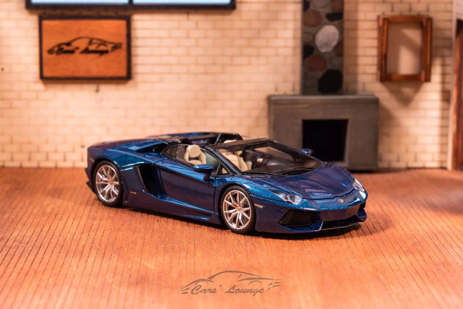 **Pre-order ** Cars\' lounge 1:64 Aventador LP700-4 Roadster Resin Model Car