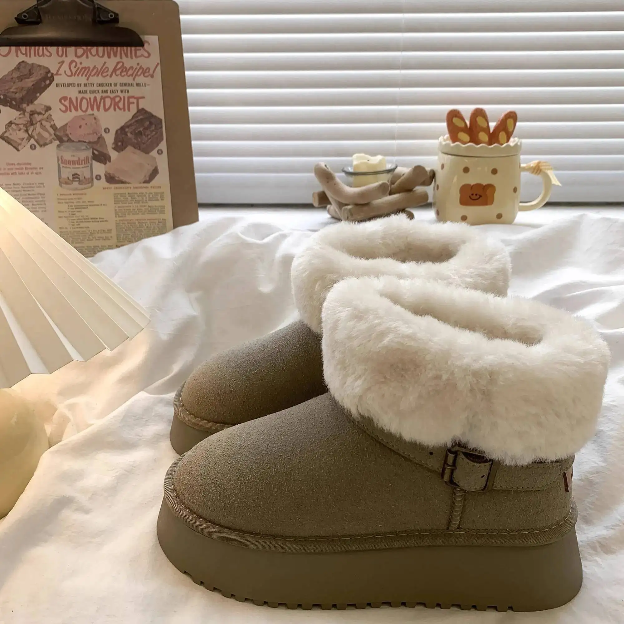 

2025 Winter Fur Leather Snow Boots For Women Thick Soled Comfortable And Versatile Fleece Lined Warm Northeast Style