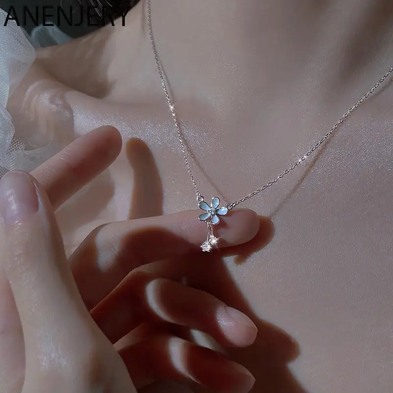 ANENEJERY Grau Blau Gänseblümchen Blume Halskette Weibliche Licht Luxus Nische Design Sinn Quaste Flash Zirkon Schlüsselbein Kette kragen