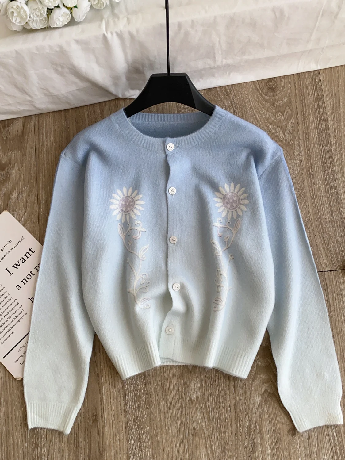 Ladies Style Gradient Color Knitted Open Cardigan Women's Embroidered Flower round Neck Long Sleeve High Quality Outerwear Sw...
