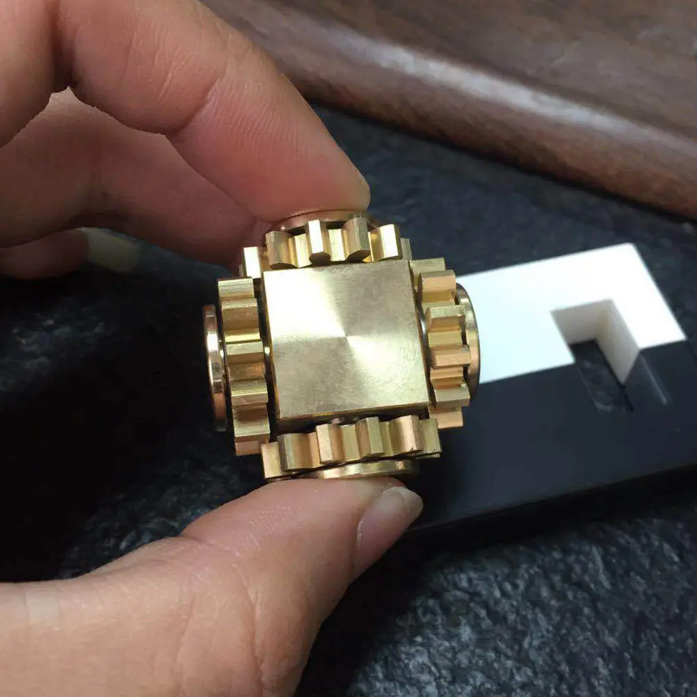 1pc Brass Gear Gyro Mini Decompression Plaything For Kids Adults Portable Fingertip Stress Relief Cube Game Hobby