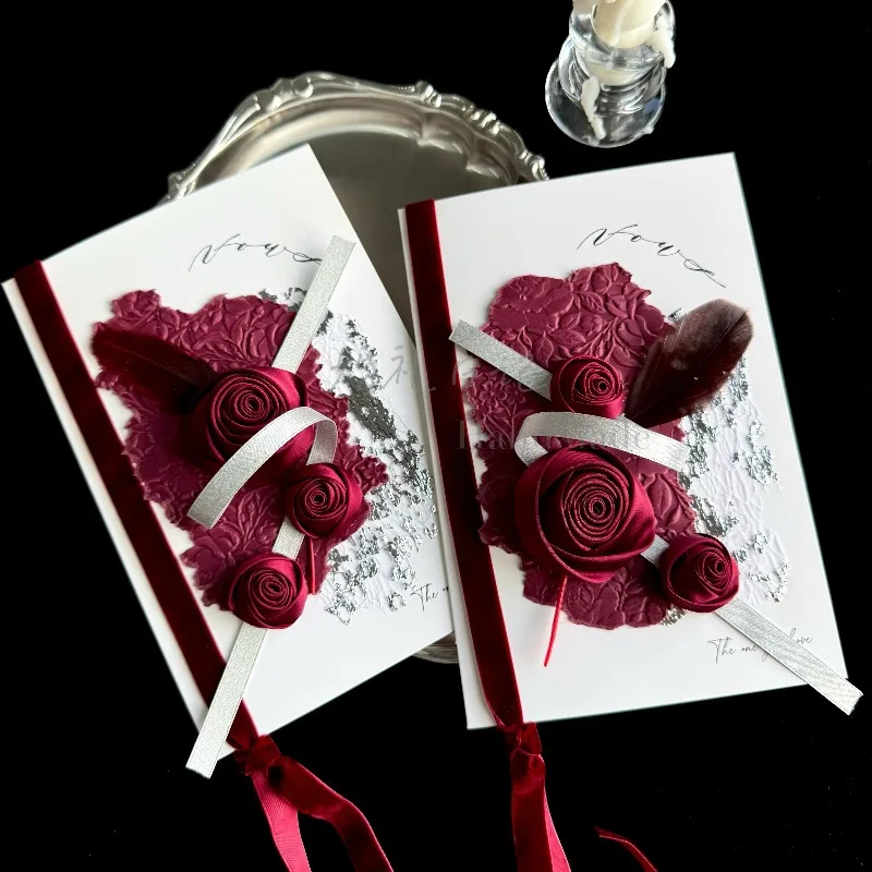 

Свадебная бумага [Красная роза] Карточка ручной работы из атласной розы и красного кляпа