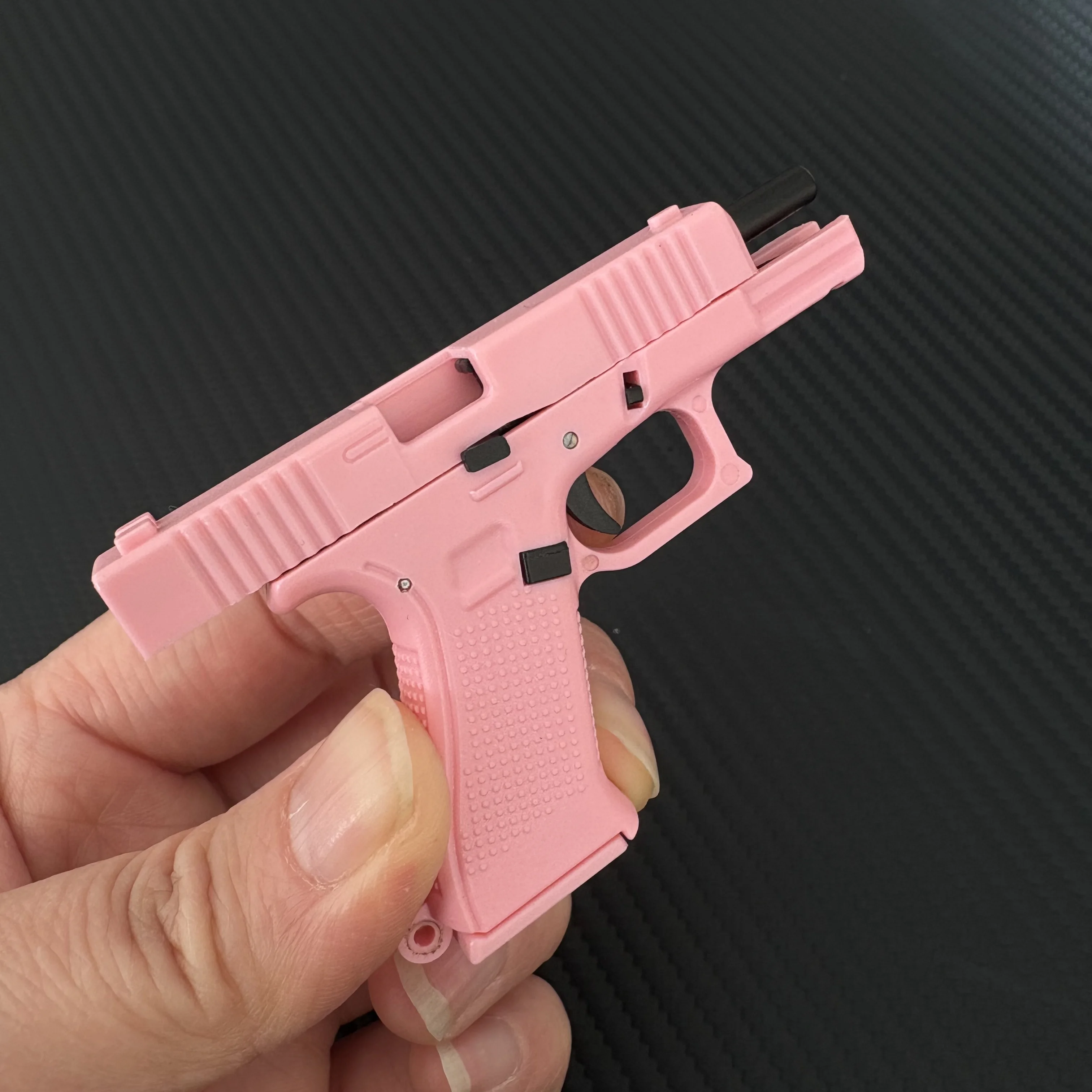 6,5 cm Mini Glock G18 Pistole Pistole Schlüsselbund Waffe Modell Zusammengebaute Sammlung Spiel Anhänger Spielzeug Erwachsene Anhänger Urlaub Geschenke