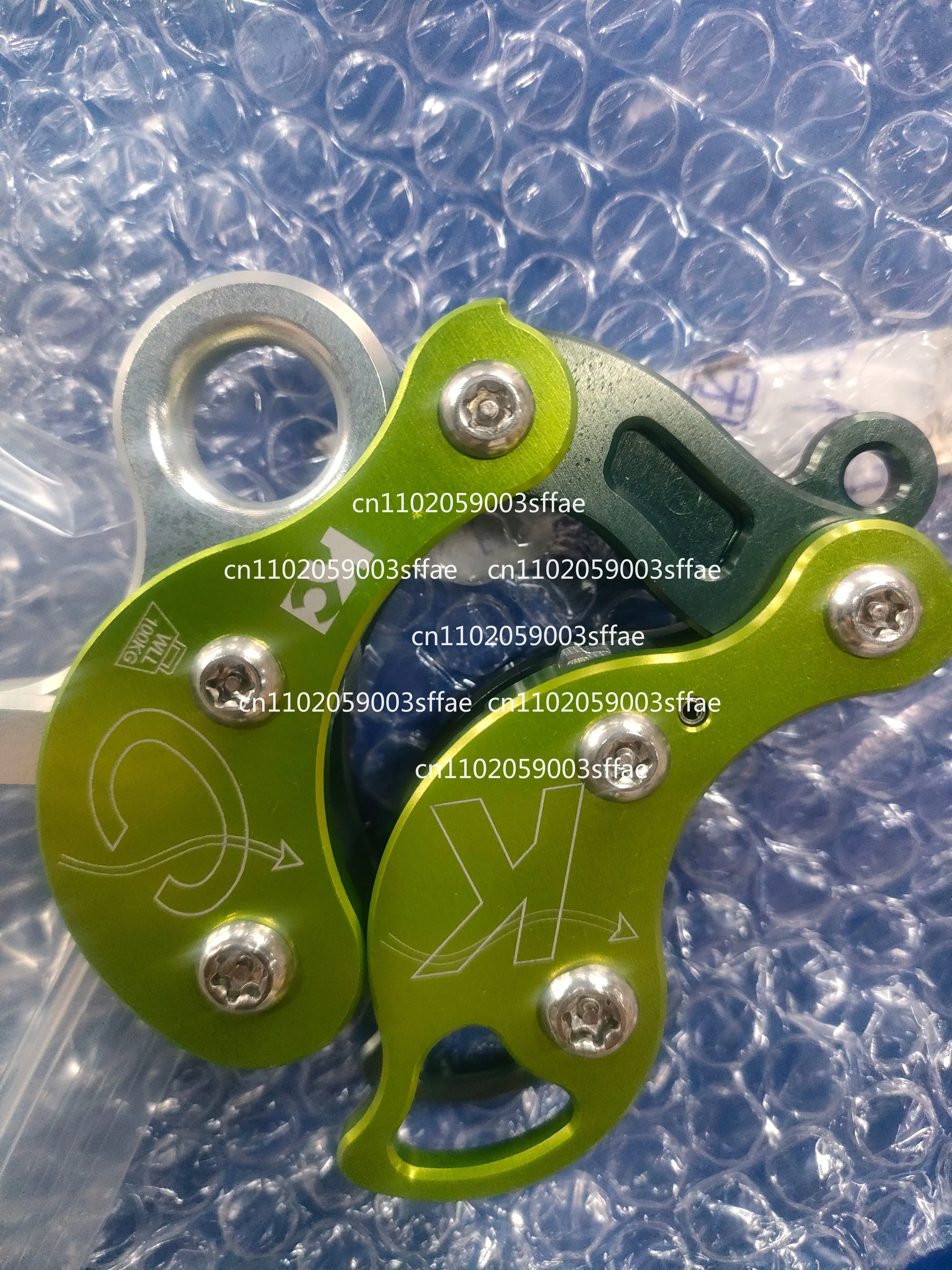 Tree climbing, grasping knots, manual descender, mountaineering, rock climbing, descender, manual ascender