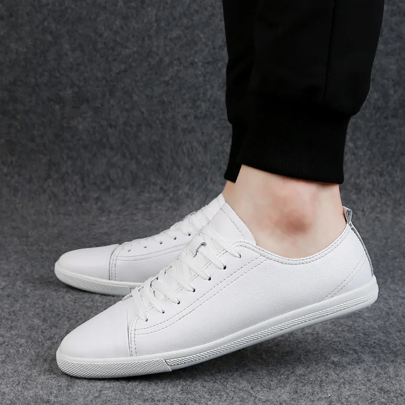 Men's Breathable White Leather Sneakers Lace Up Casual Lightweight Board Shoes 37-45 British Style Flat  All-Match Walking Shoes