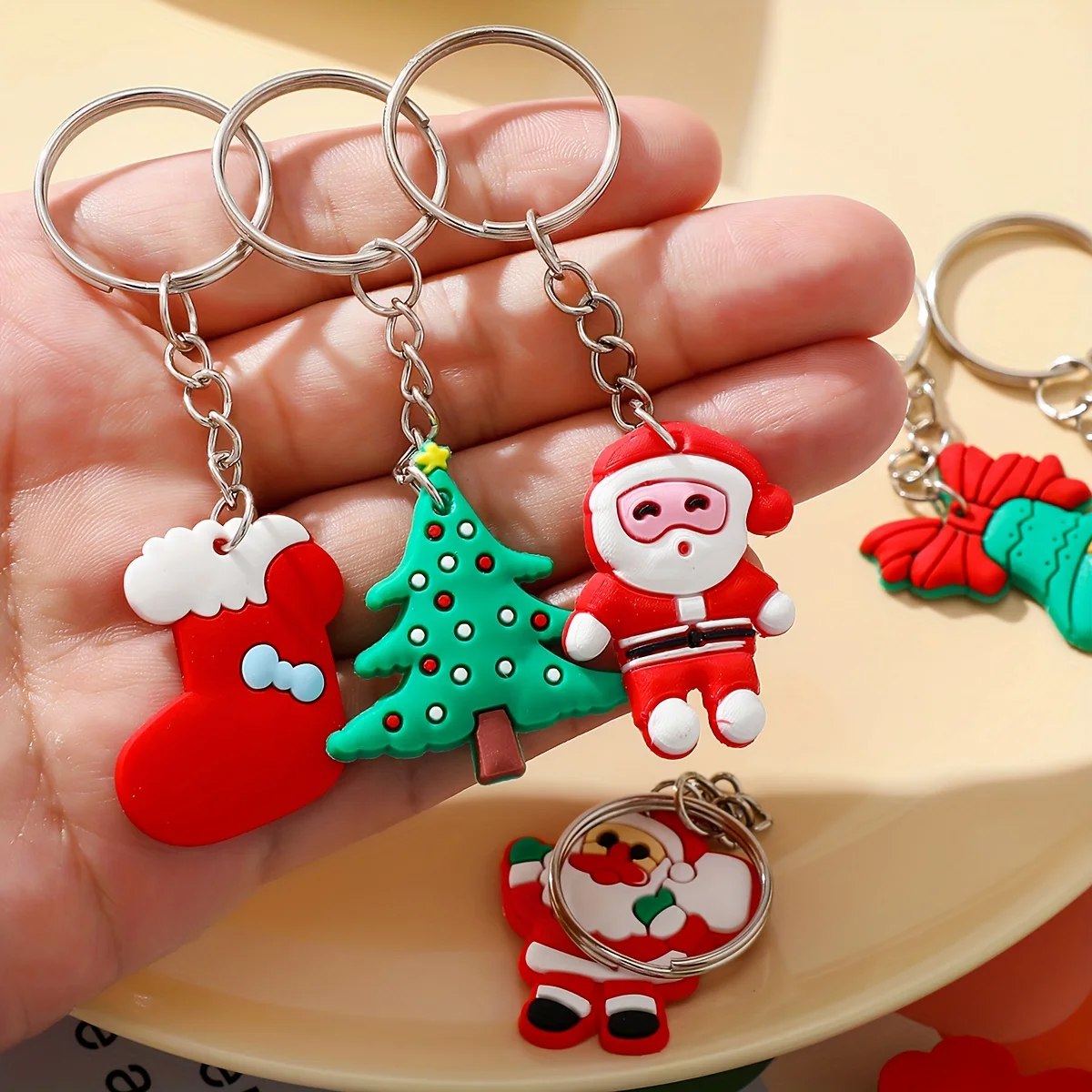 24/46pcs Christmas Keychain Combination Set Ornaments Including Santa Claus, Snowflakes, for Party Gifts, Stocking Decorations 
