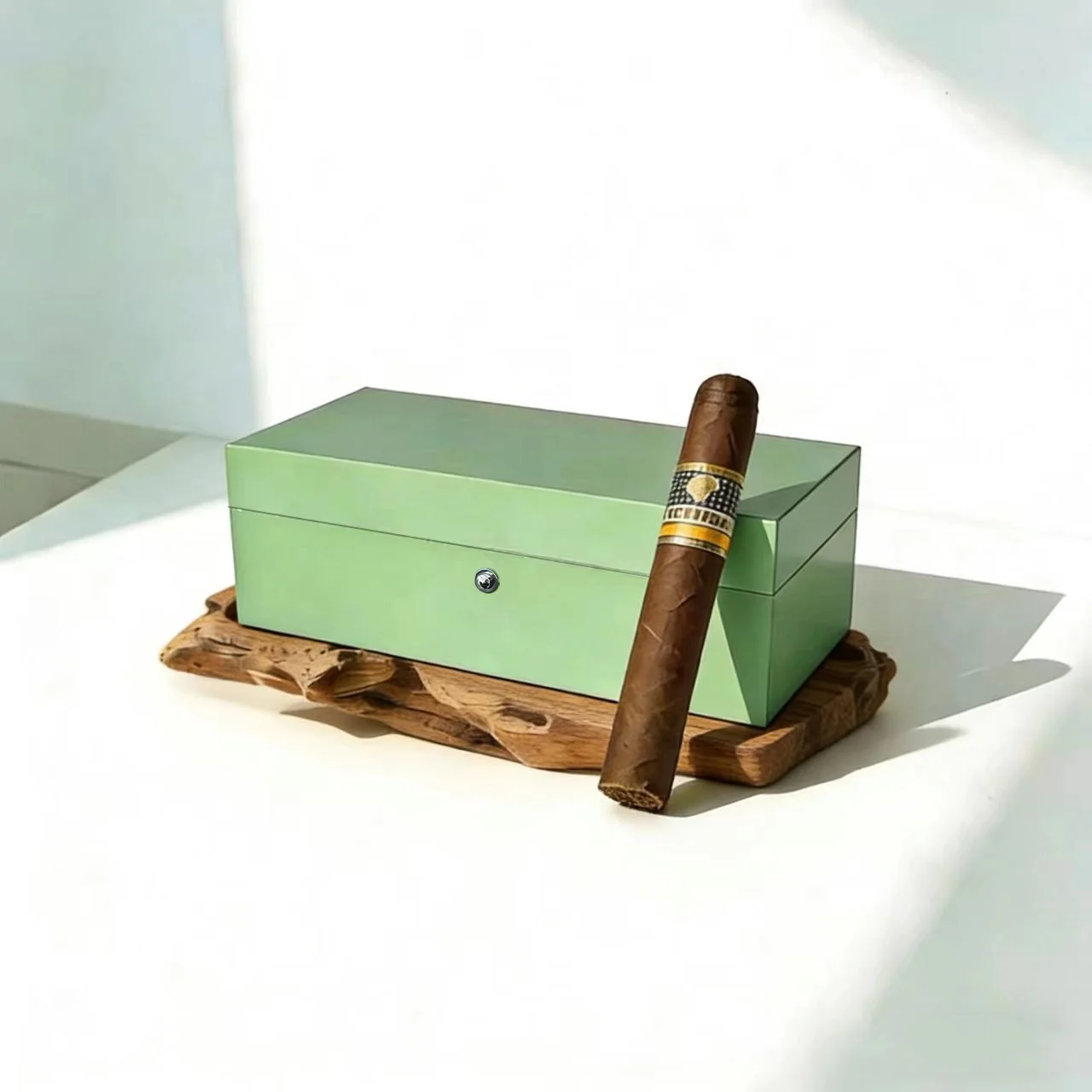 

Constant-Humidity Storage Cigar Box, Cedar Wood Matte Paint Sealed Cigar Box.