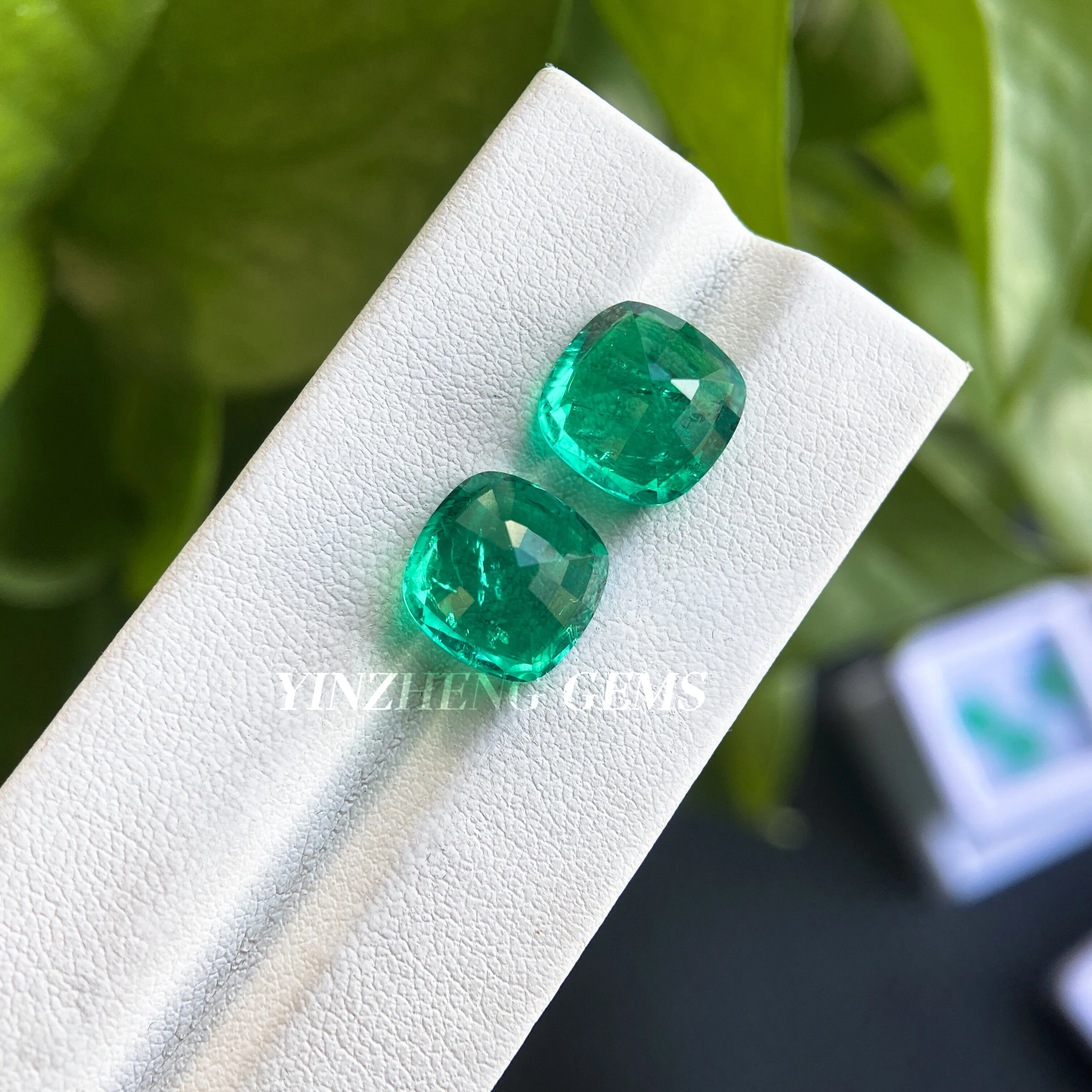 Lab Grown Colombia Emeralds Hydrothermal Hand Cutting Cushion Shape with Cracks Inclusions Inside Selectable AGL Certificate