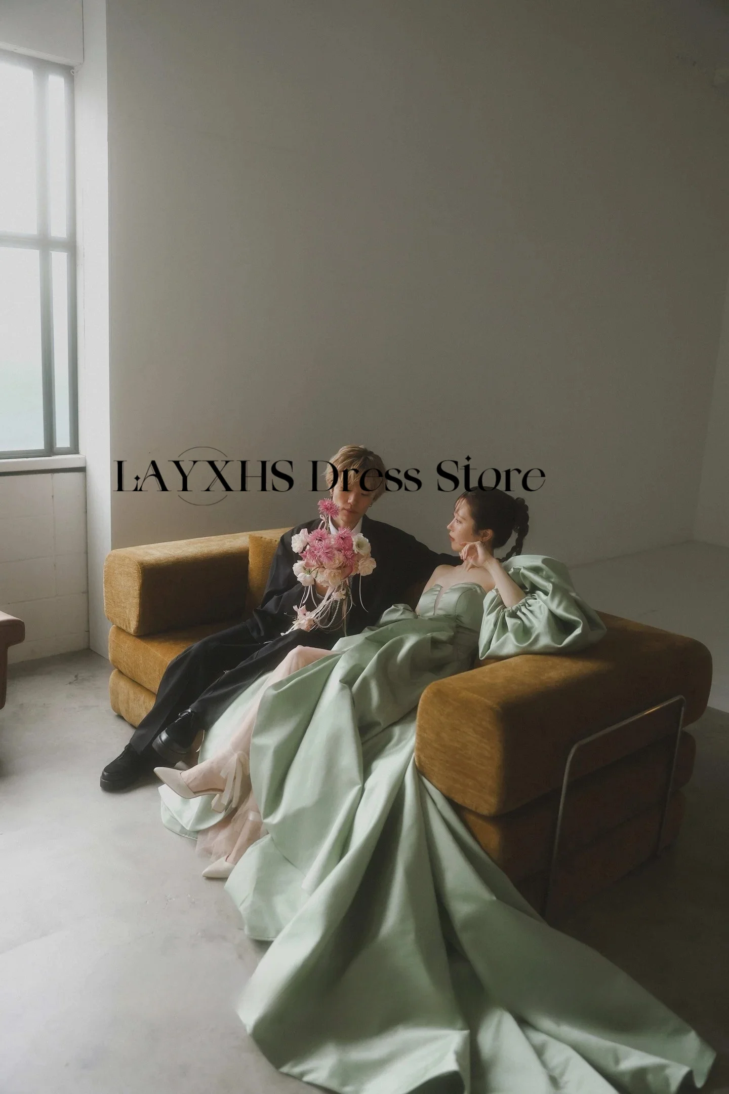 Abiti da sera semplici in raso di seta verde salvia Corea Giappone Abiti da ballo per servizio fotografico all'aperto con maniche staccabili a fessura alta 2026