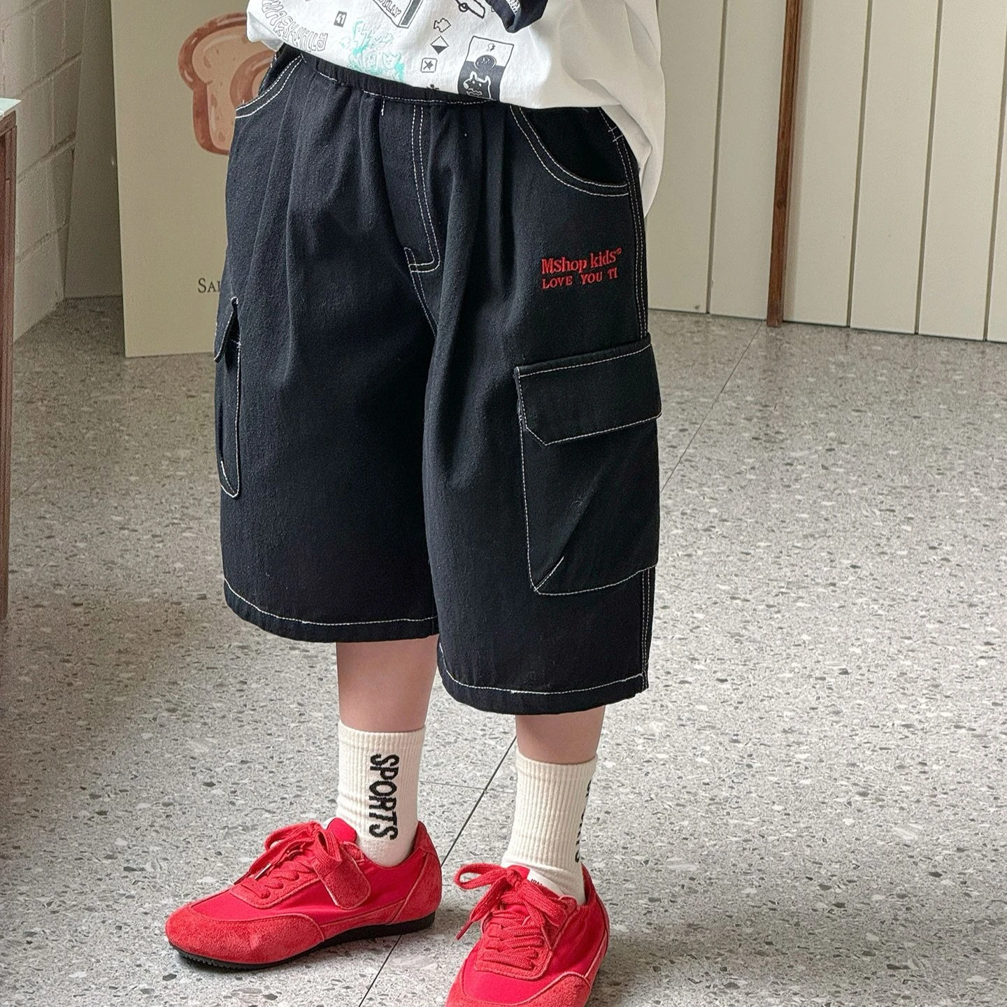 Boys Pants 2026 Spring And Summer New Children's Clothing Korean Style Boys And Girls Black Bright Line Five Minutes Pants