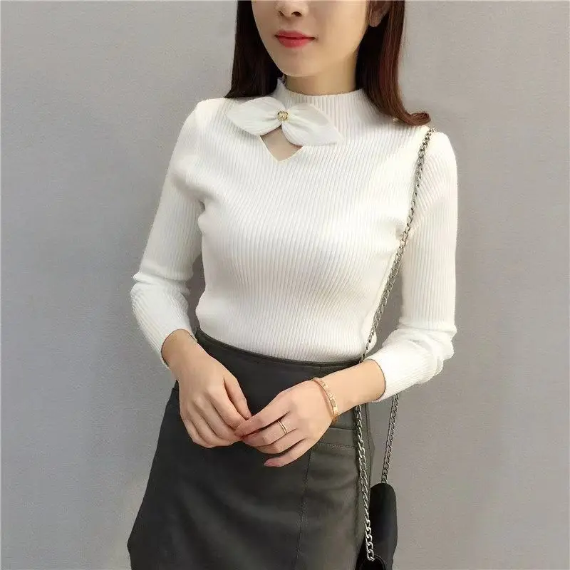 Koreańska moda Jesień Zima Swetry Kobiety Mock Neck Bow Hollow Out Gruby biurowy damski długi rękaw Luźne pulowery Dzianinowy top