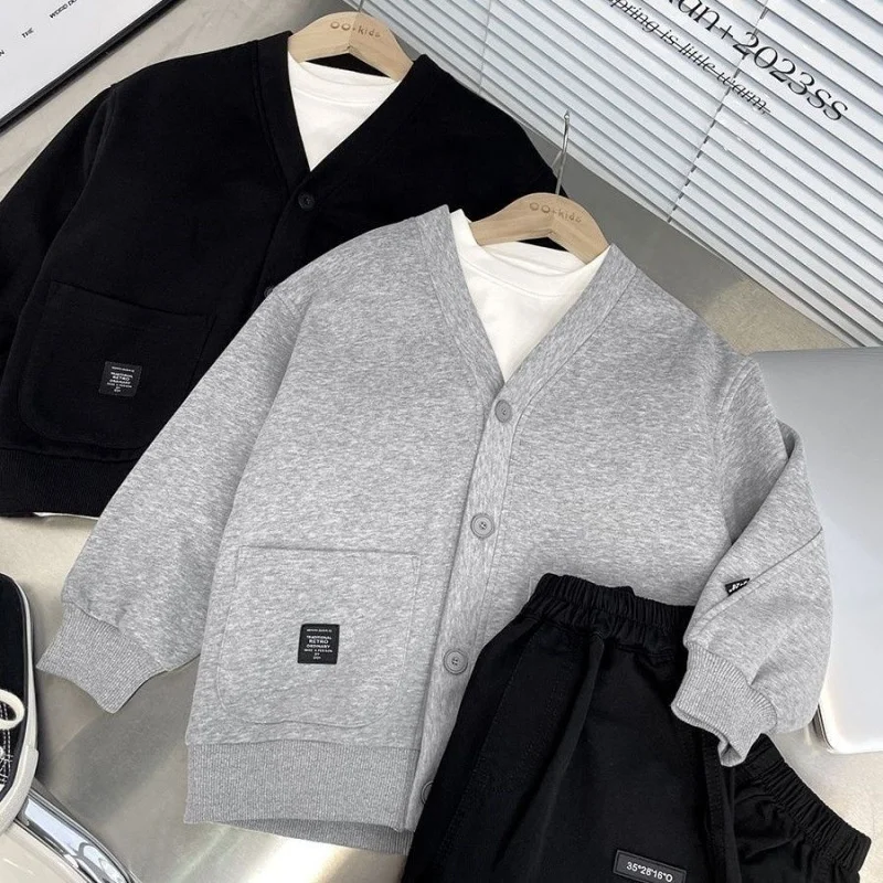 معطف الأولاد 2025 سترة جديدة للأطفال للربيع والخريف ملابس كورية للأولاد سترة غير رسمية على طراز الكلية العصرية 1-15T