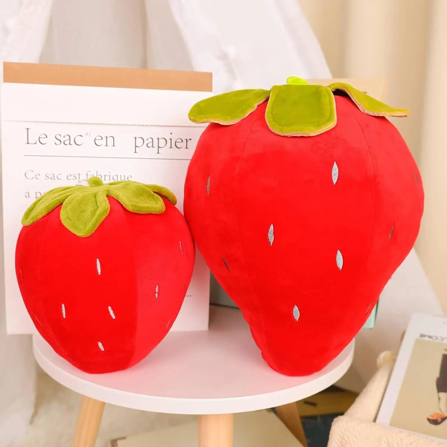 Almohada de felpa de fresa, cojín relleno de fruta bonita, juguete súper suave