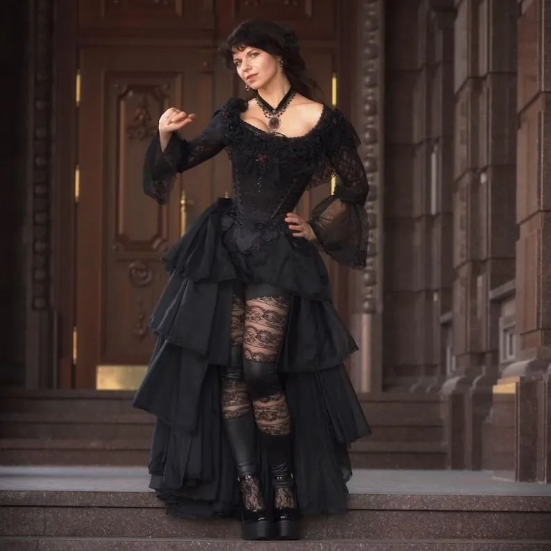 

Black Gothic Wedding Dresses Long Sleeves Lace Tiered Boho Vintage Wedding Gown Bridal Dresses Vestidos De Novia Customized
