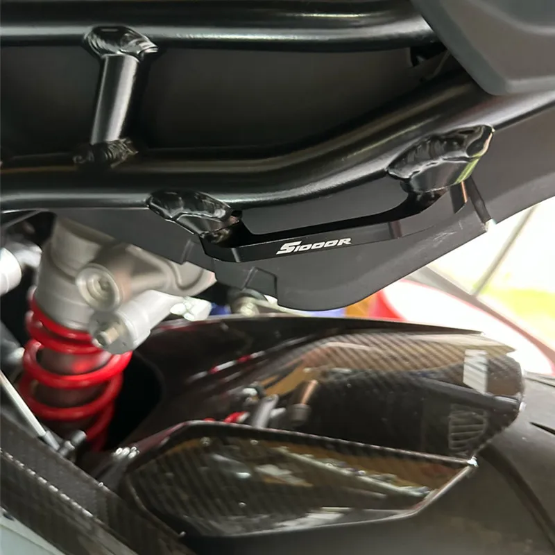 2024 Rear Foot Decorative For S1000R S1000RR M1000RR 2019-22 23 2024 Motorcycle Rear Footrest Pedal Remove Hole Cover s1000rr