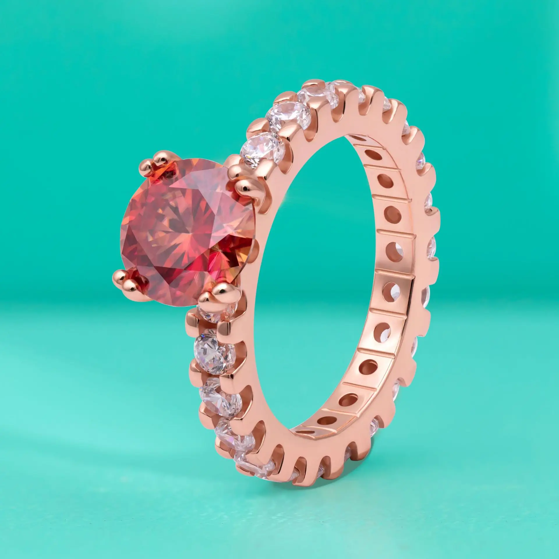 

Платиновое кольцо 950, 2 карата, однорядное, розовое золото, восьмизубчатое, красочное, с красным муассанитом, полное кольцо