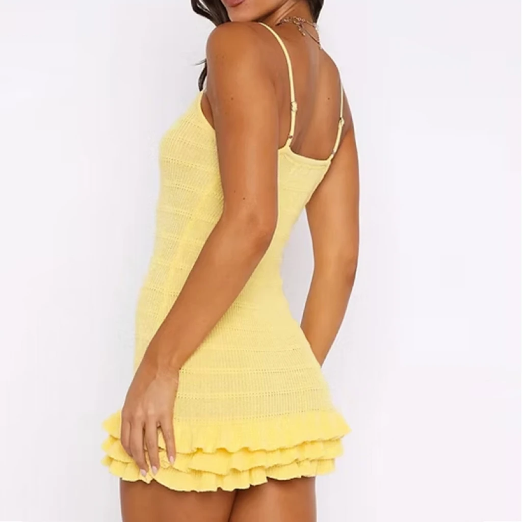 ชุดคลุมชายหาดถักแบบเซ็กซี่ทรงสั้นแบบโปร่ง สายคล้องไหล่ปรับได้ ชายกระโปรงระบาย ชุดเดรสทรงสลิปเข้ารูปสำหรับฤดูร้อน