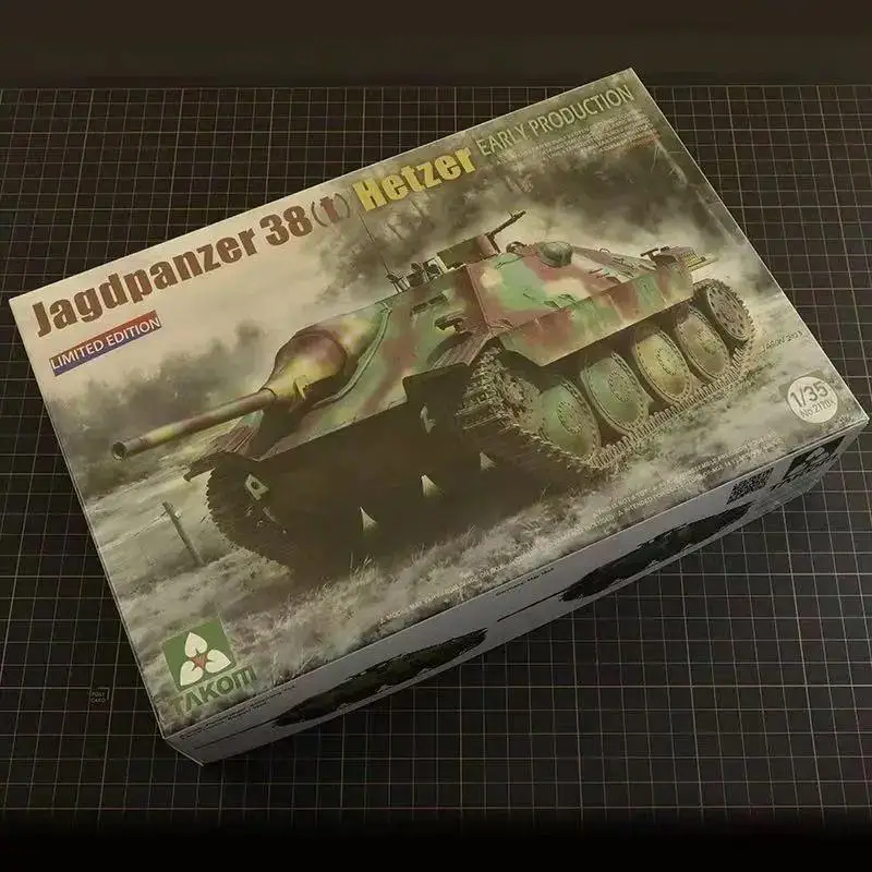 2170X 1/35   Jagdpanzer 38(t) Hetzer Early Production No Interior Limited TAKOM Edition Assembly model