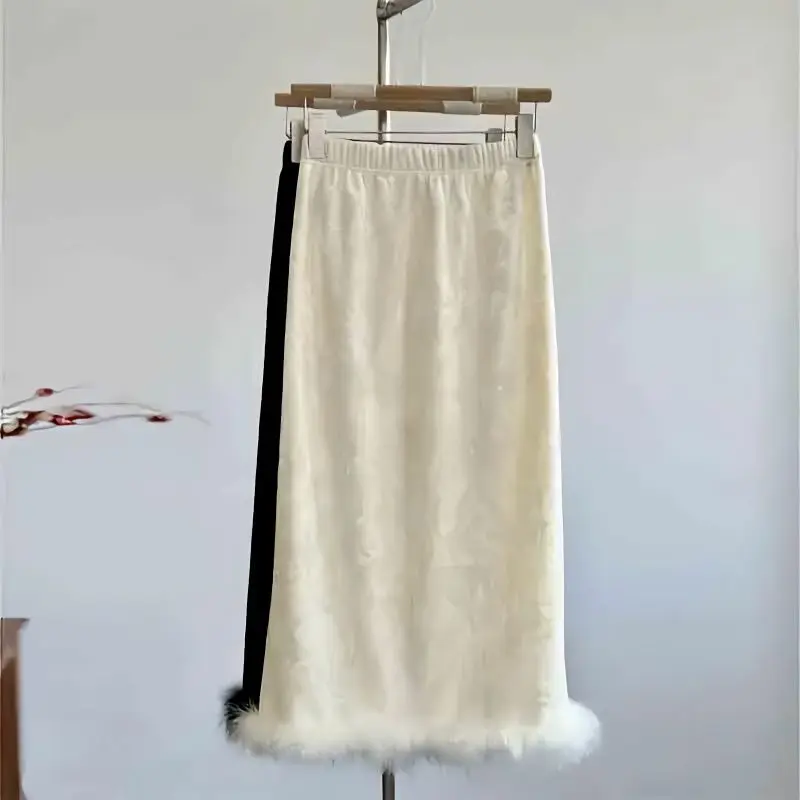 Chinese Style Midi Skirt with Velvet Splicing Hip Hugging Skirt Winter with Added Velvet for Warmth New Mid Length Chic Skirt