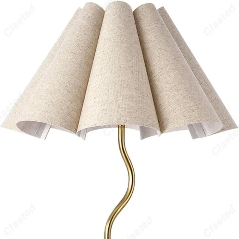 Simple LED Fabric Lampshade European Small Table Lamp Bar Living Room Bedroom Bedside Decorative Atmosphere Lighting Lamps