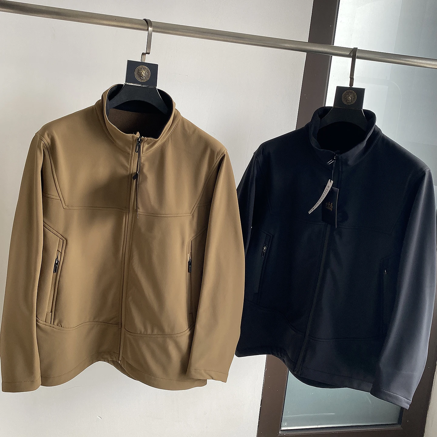 

Мужская куртка Softshell для активного отдыха, ветрозащитная, теплая, с флисовой подкладкой, воротником-стойкой, осенне-зимняя