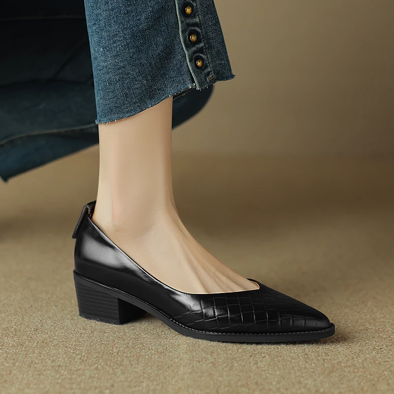 2024 New Spring Women Shoes Pointed Toe Med Heel Solid Casual Ladies Loafers Shoes for Women Genuine Leather Shallow Pumps