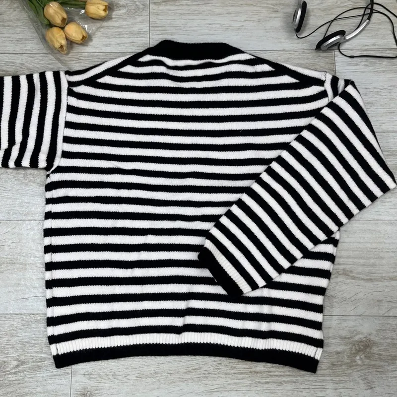 

Women's Striped Loose Hooded Retro Knitted Sweater Black and White Casual Basic Long Sleeve Top Vintage Casual Sweater For Wom