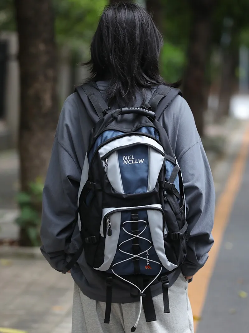 

Splicing nylon waterproof and wear-resistant outdoor sports and leisure travel backpack