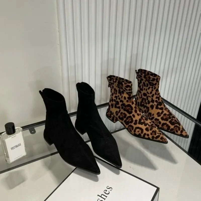 Zapatos de mujer, botines con estampado de leopardo, moda elegante, zapatos de fiesta de baile, tacones cuadrados, botas cortas modernas para mujer