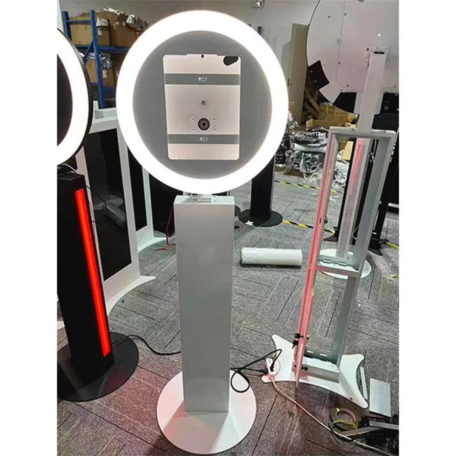 Ipad Photo Booth Portable Selfie Holder with Light Emitting Diode fill light