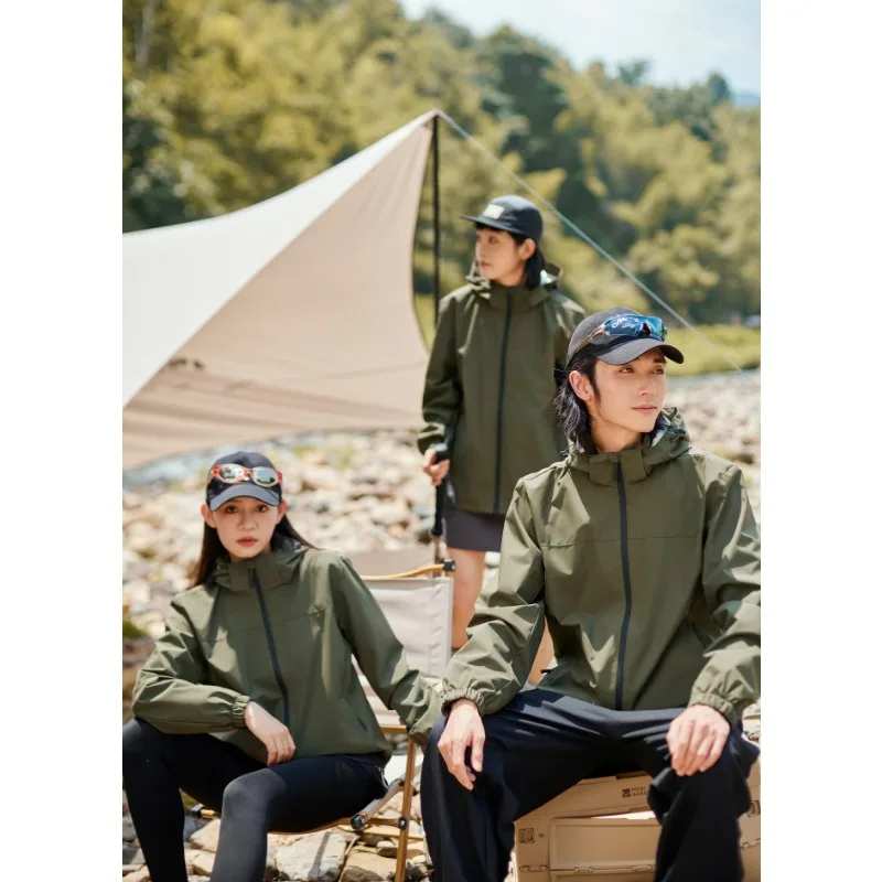 

Men's and Women's Outdoor Jackets Spring and Autumn New Coat Soft Shell Three-proof Jacket Outdoor Sports Long-sleeved Top