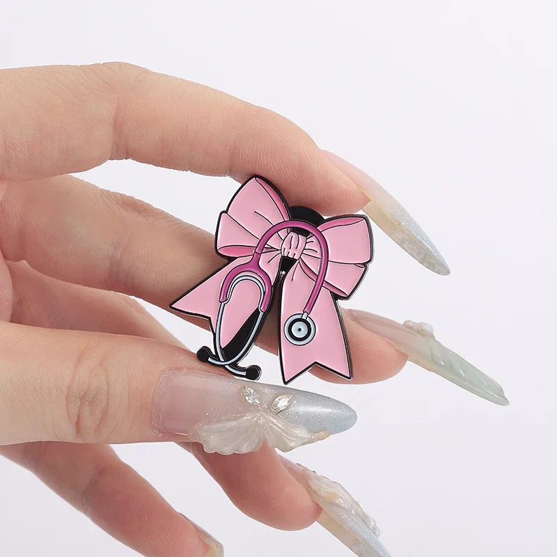 Outils médicaux à nœud papillon rose, stéthoscope, épingles en émail, Capsule, broches d'aide, vêtements, Badges à revers, bijoux cadeau pour médecin et infirmière