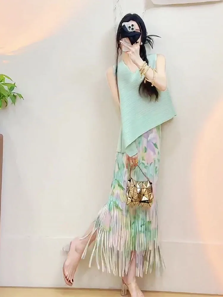 

Summer Light Green Floral Tassel Pleated Skirt And Top Set Three Houses Artistic Tea Break Casual Style Women's Fashion Set
