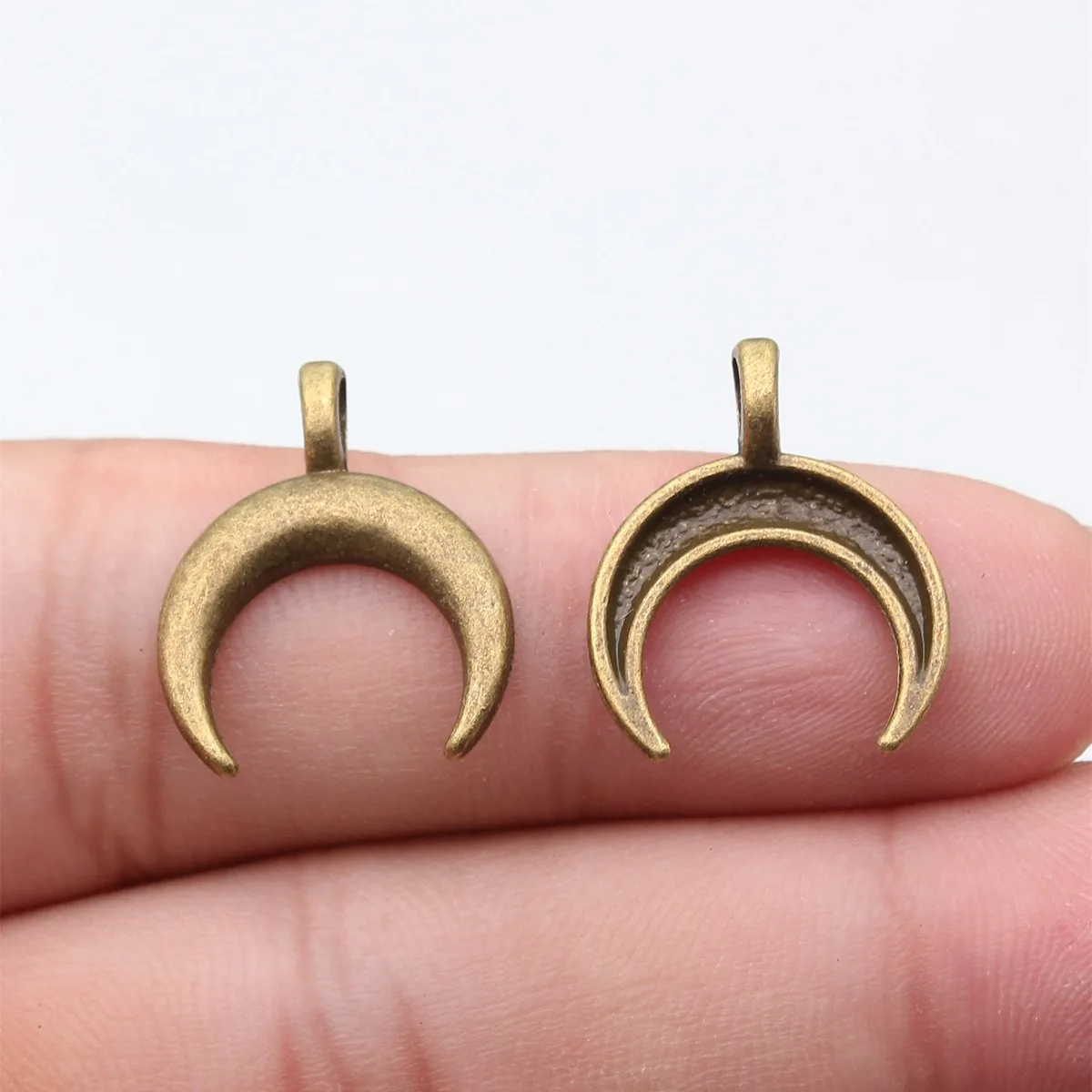 10 Stück 20x17mm 2 Farben Antik Silberfarben Antik Bronzefarben Halbmond-Anhänger Schmuckzubehör Großhandel