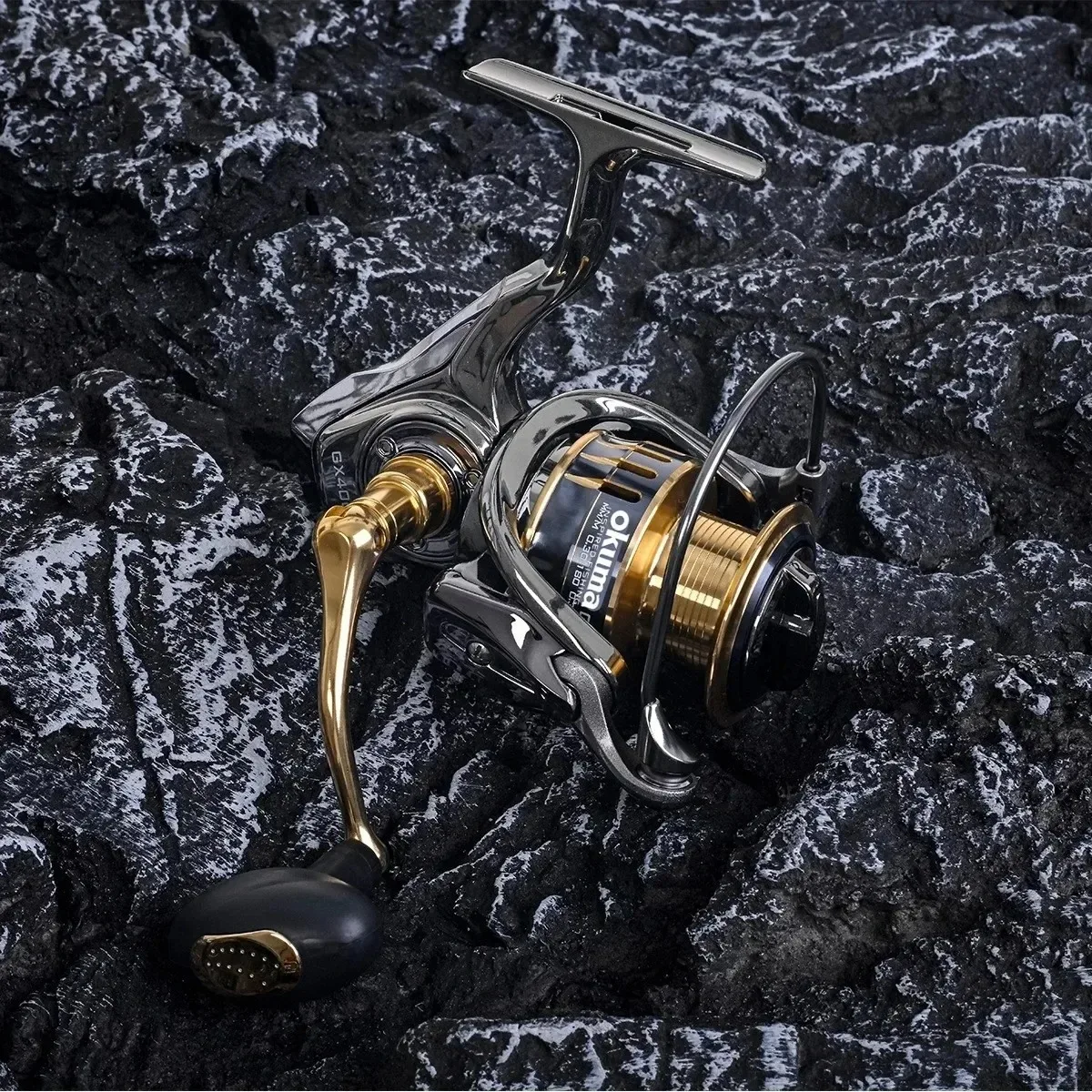 Okuma Vollmetall-Spinnrolle, 1000-7000 Typ, Ausgestattet mit Modischen Polarisierten Gläsern – Detail 8