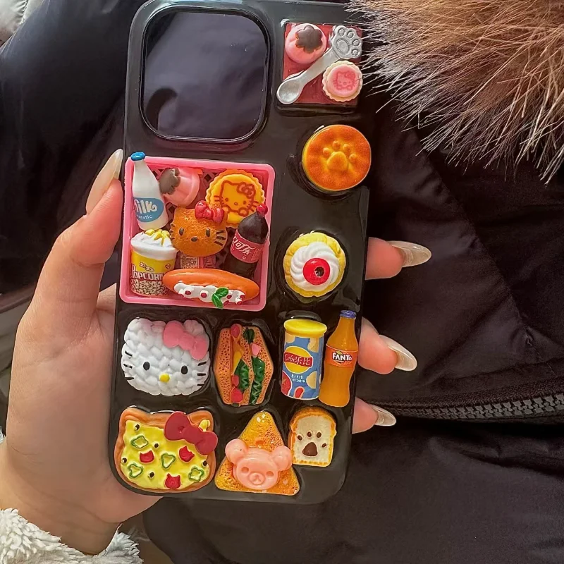 Hello Kitty Niedliche dreidimensionale kleine Handyhülle im Modelldesign, geeignet für iPhone 16, 15, 14, 13, 12, 11, Pro Max Nischen-Telefonabdeckung