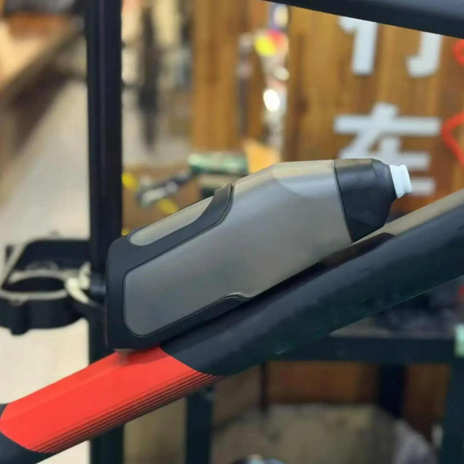 

Велосипедная бутылка для воды 600 мл с креплением, герметичная, для бега, велоспорта, фитнеса, аксессуары для спорта