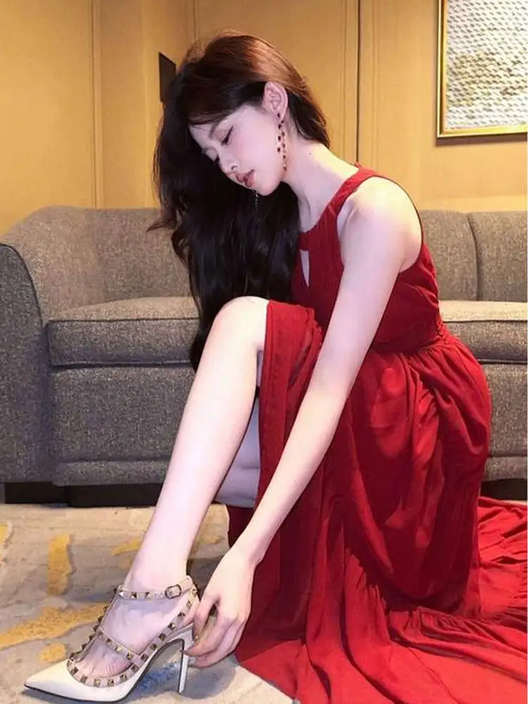 

Elegant Red Slim Fit Long Dress with Sling Summer 2026 Seasonal Fashion Soft Feel Hollow out Shoulder Bridesmaid Dress