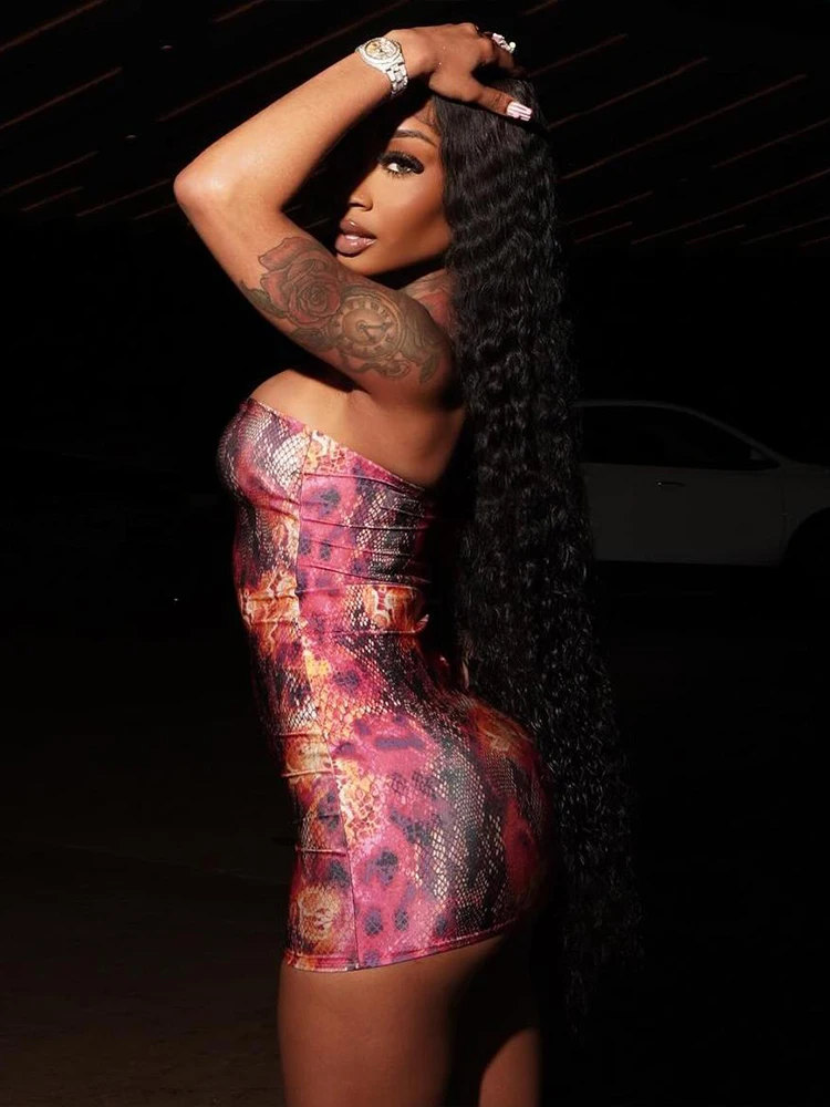 Sukienka Sisterlinda Sexy Y2K z motywem węża, damska, bez ramiączek, obcisła, w kolorze brzoskwiniowym, podkreślająca biodra, idealna na imprezy w klubach nocnych, moda letnia 2026, mini bodycon.