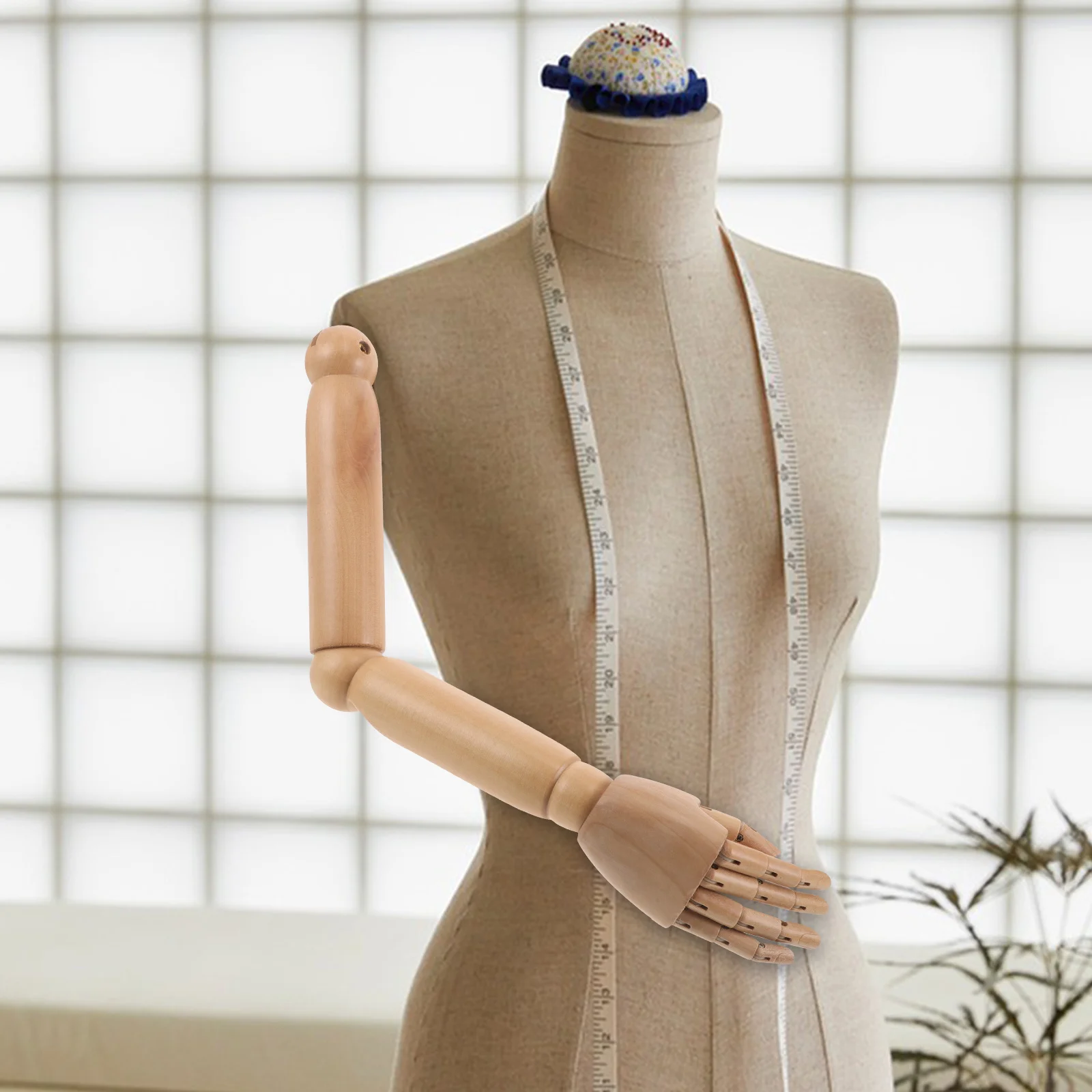 

1Pair Natural Wood Poseable Mannequin Arm Flexible Joints Realistic Touch Display Drawing Replacement Light Brown